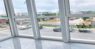 Панорамное остекление балкона Полевской цена от 11 тыс. руб. м/п.